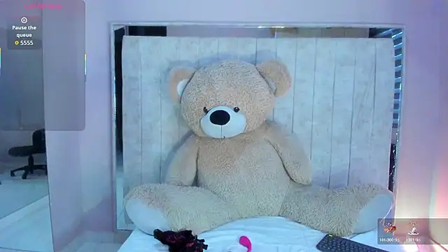 Snapshot of Danna_777_ chatting on February 9, 2026, 11:03 pm Danna 777 online show from February 9, 2026, 11:03 pm