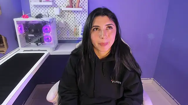 Danna 777  online show from October 19, 2025, 8:44 pm