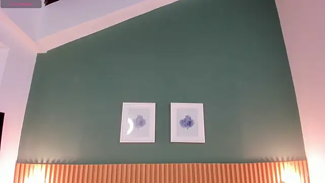  anavictoria  online show from October 27, 2025, 6:20 pm