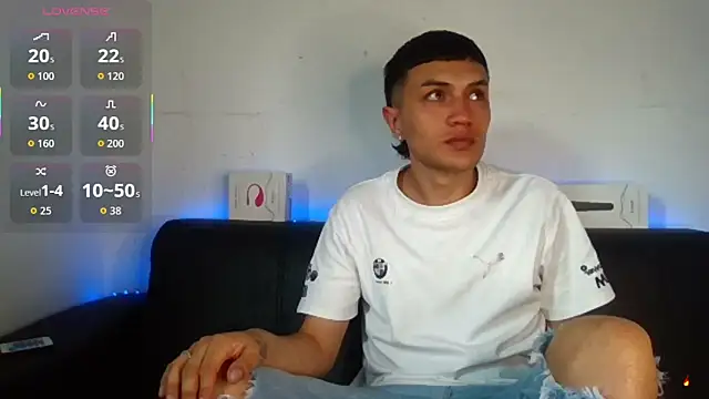 Snapshot of Tifanny_Sweett chatting on January 31, 2026, 10:19 pm Tifanny Sweett online show from January 31, 2026, 10:19 pm