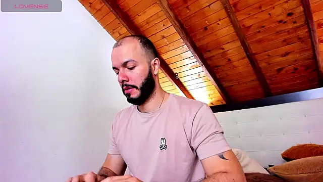 Snapshot of Tom_Bailey chatting on October 28, 2025, 12:48 pm Tom Bailey online show from October 28, 2025, 12:48 pm