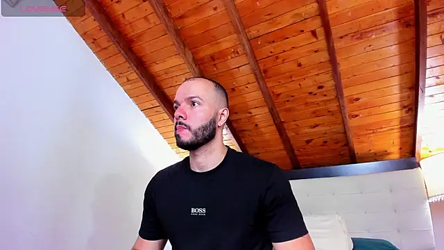 Snapshot of Tom_Bailey chatting on October 18, 2025, 12:51 pm Tom Bailey online show from October 18, 2025, 12:51 pm