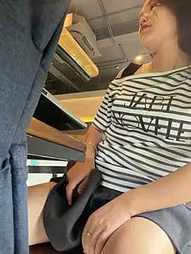 Emily 9xx online show from March 26, 2026, 2:32 am