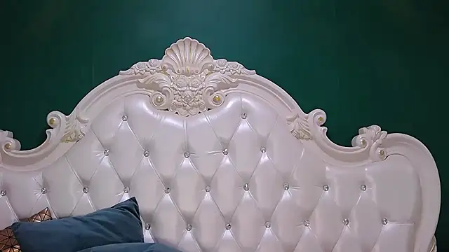 Snapshot of ArielBurn chatting on September 15, 2025, 12:22 am ArielBurn online show from September 15, 2025, 12:22 am