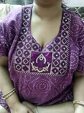 cuteyqueen online show from March 6, 2026, 2:56 pm