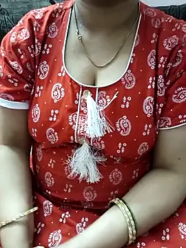 cuteyqueen online show from February 10, 2026, 1:54 pm