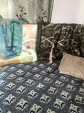 cuteyqueen online show from March 4, 2026, 8:55 am