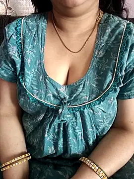 cuteyqueen online show from February 17, 2026, 6:11 am