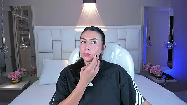 Snapshot of JessyEvans chatting on October 21, 2025, 7:35 pm JessyEvans online show from October 21, 2025, 7:35 pm