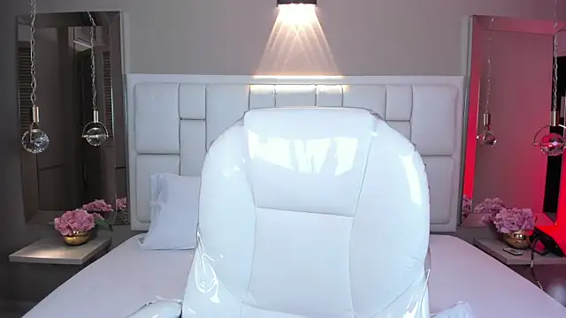 Snapshot of JessyEvans chatting on October 15, 2025, 7:44 pm JessyEvans online show from October 15, 2025, 7:44 pm