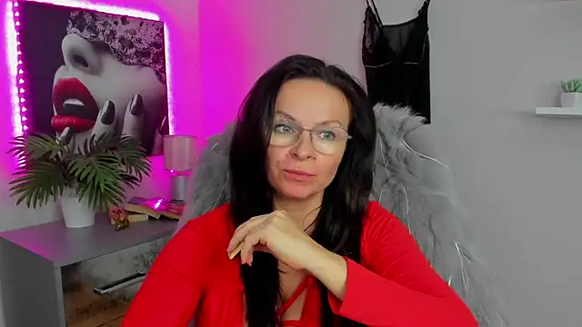 Snapshot of HelenLuxx chatting on February 11, 2025, 1:30 pm HelenLuxx online show from February 11, 2025, 1:30 pm