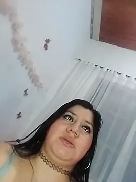 Snapshot of keterinjones--11 chatting on November 16, 2025, 4:56 pm keterinjones--11 online show from November 16, 2025, 4:56 pm