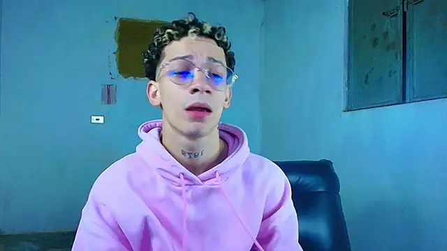 mateodeamjo online show from March 9, 2026, 2:15 am