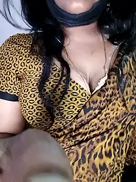 louise92 online show from May 25, 2026, 8:07 pm