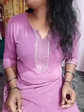 louise92 online show from May 23, 2026, 7:40 am