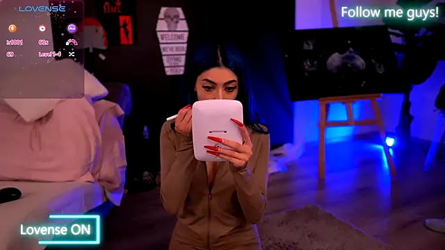 AriaVoss online show from October 29, 2025, 10:31 pm