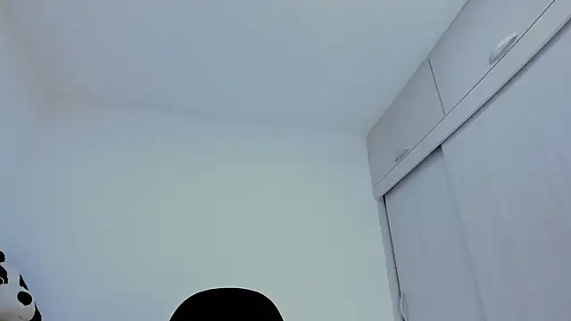 Snapshot of Amelia_Debora_Antonella chatting on April 29, 2026, 1:37 pm Amelia Debora Antonella online show from April 29, 2026, 1:37 pm