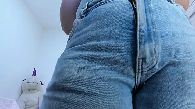 Amelia Debora Antonella online show from March 28, 2026, 1:23 pm