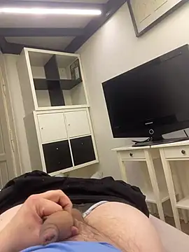 Snapshot of fekedaniel1999 chatting on April 13, 2026, 8:57 pm fekedaniel1999 online show from April 13, 2026, 8:57 pm