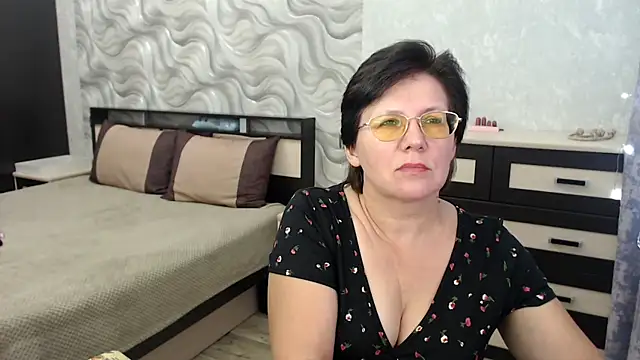 VitaCharm online show from March 3, 2025, 8:11 pm