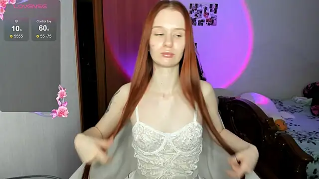 EmilySoul online show from November 13, 2025, 7:07 pm