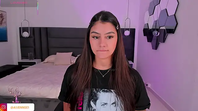 AllyJensen online show from October 13, 2025, 10:17 am