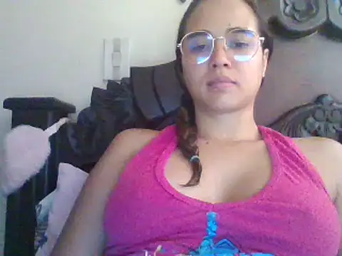 Snapshot of trianabell chatting on March 11, 2025, 3:45 pm trianabell online show from March 11, 2025, 3:45 pm