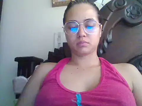 Snapshot of trianabell chatting on February 24, 2025, 4:26 pm trianabell online show from February 24, 2025, 4:26 pm