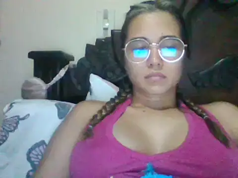 Snapshot of trianabell chatting on March 4, 2025, 3:00 am trianabell online show from March 4, 2025, 3:00 am
