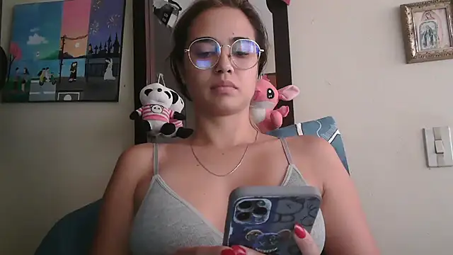 Snapshot of trianabell chatting on May 25, 2026, 5:33 pm trianabell online show from May 25, 2026, 5:33 pm