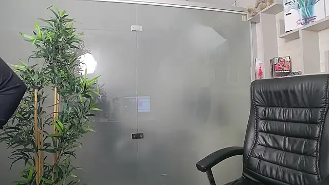 Snapshot of BustyAllyy chatting on February 5, 2026, 7:21 pm BustyAllyy online show from February 5, 2026, 7:21 pm