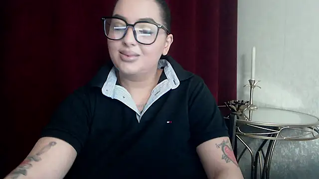 Snapshot of BustyAllyy chatting on February 24, 2026, 10:21 pm BustyAllyy online show from February 24, 2026, 10:21 pm