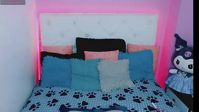 Snapshot of Amanda_bigx chatting on September 18, 2025, 5:21 am Amanda bigx online show from September 18, 2025, 5:21 am