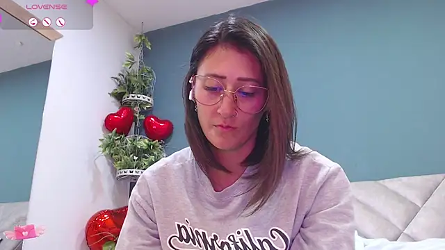 SharisWillian online show from March 13, 2025, 7:09 am