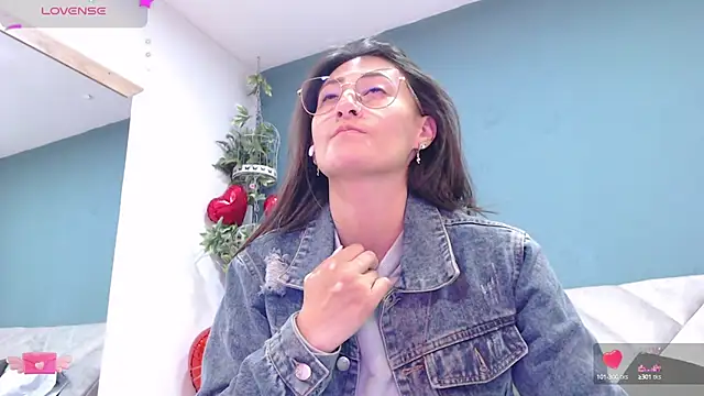 SharisWillian online show from March 22, 2025, 4:03 am