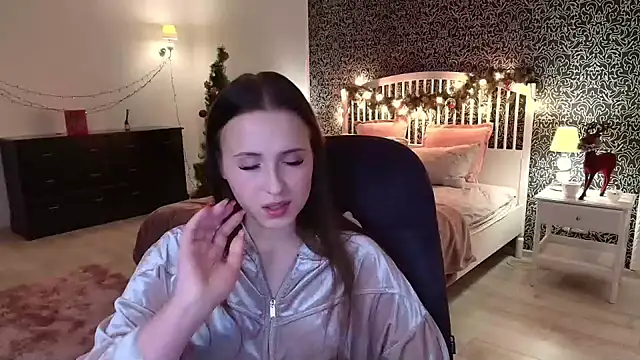 Snapshot of Barbie_Bye chatting on December 31, 2024, 1:47 am Barbie Bye online show from December 31, 2024, 1:47 am