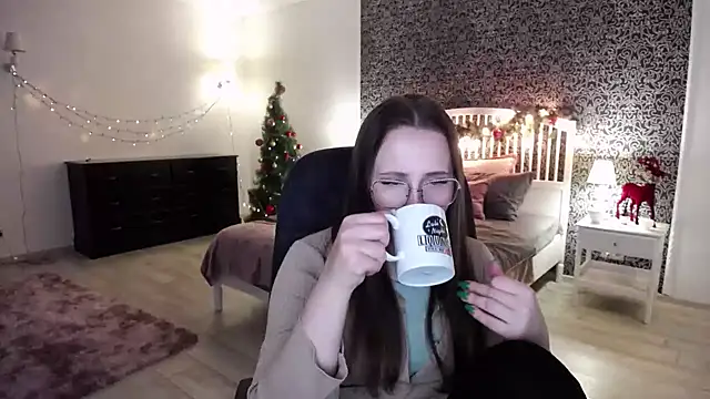 Snapshot of Barbie_Bye chatting on December 13, 2024, 10:34 pm Barbie Bye online show from December 13, 2024, 10:34 pm