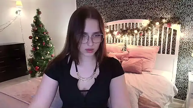 Snapshot of Barbie_Bye chatting on December 27, 2024, 8:28 pm Barbie Bye online show from December 27, 2024, 8:28 pm