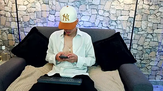 Bastiaan 28 online show from November 20, 2025, 4:57 am