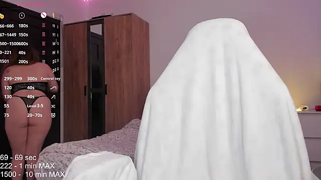 Snapshot of HANNA_MONTANAS chatting on November 1, 2025, 1:27 pm HANNA MONTANAS online show from November 1, 2025, 1:27 pm