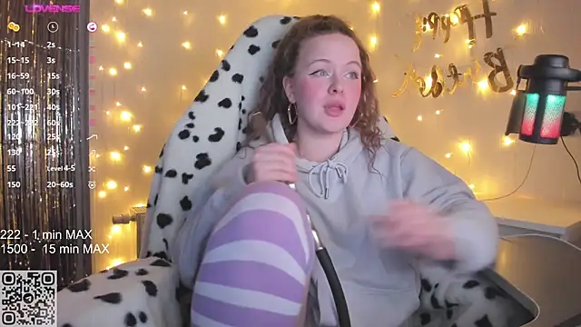 Snapshot of HANNA_MONTANAS chatting on March 5, 2025, 11:16 pm HANNA MONTANAS online show from March 5, 2025, 11:16 pm