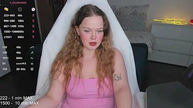 Snapshot of HANNA_MONTANAS chatting on September 23, 2025, 1:40 pm HANNA MONTANAS online show from September 23, 2025, 1:40 pm