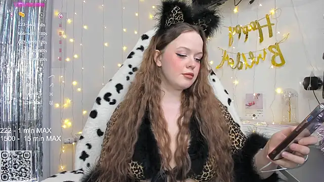 Snapshot of HANNA_MONTANAS chatting on February 7, 2025, 1:32 pm HANNA MONTANAS online show from February 7, 2025, 1:32 pm