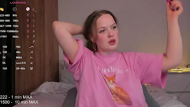 Snapshot of HANNA_MONTANAS chatting on October 3, 2025, 1:34 pm HANNA MONTANAS online show from October 3, 2025, 1:34 pm