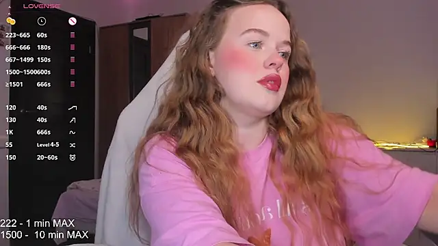 Snapshot of HANNA_MONTANAS chatting on October 15, 2025, 8:06 pm HANNA MONTANAS online show from October 15, 2025, 8:06 pm