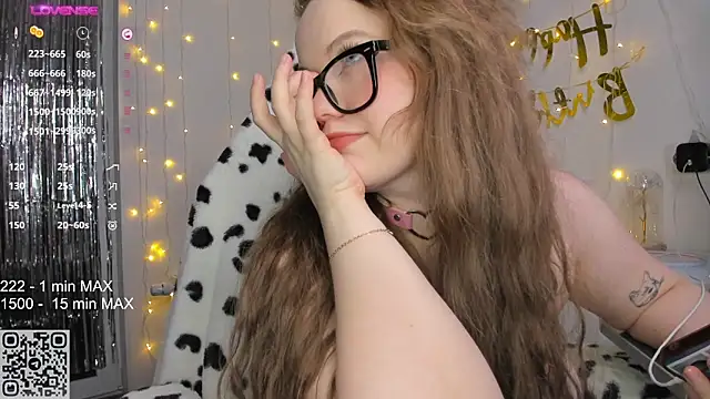 Snapshot of HANNA_MONTANAS chatting on February 5, 2025, 5:09 pm HANNA MONTANAS online show from February 5, 2025, 5:09 pm