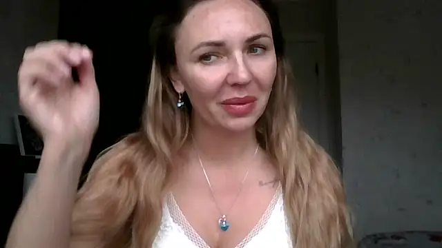 Snapshot of AngelinaLove28 chatting on October 26, 2025, 7:31 am AngelinaLove28 online show from October 26, 2025, 7:31 am