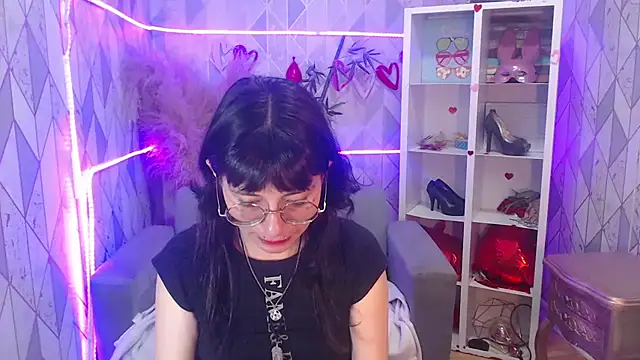 charlottemoonxz online show from October 16, 2025, 7:11 pm