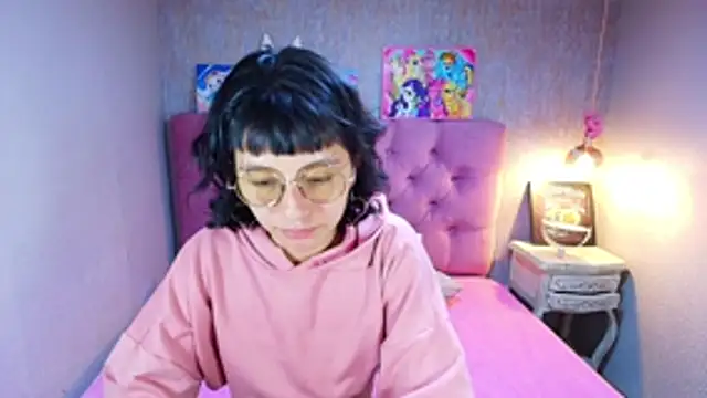 charlottemoonxz online show from May 24, 2026, 6:41 pm
