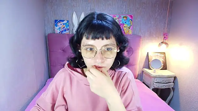 charlottemoonxz online show from May 25, 2026, 6:50 pm